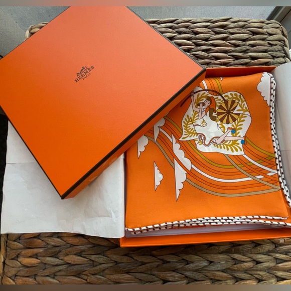 Carres Volants Scarf - Authentic Hermes 70 Format Silk Scarf. - Picture 11 of 12